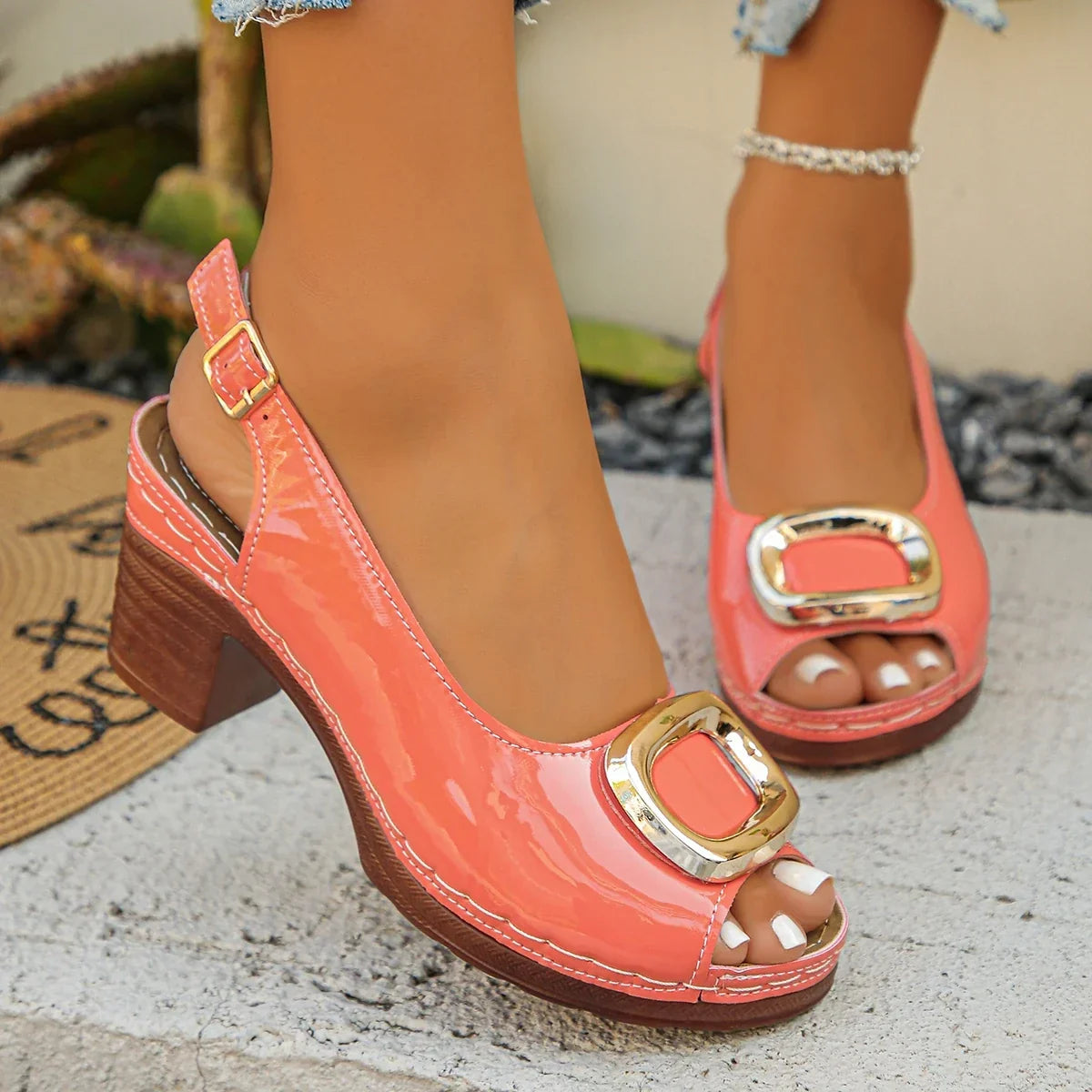 Sandalias Charol Taco Alto Vittoria